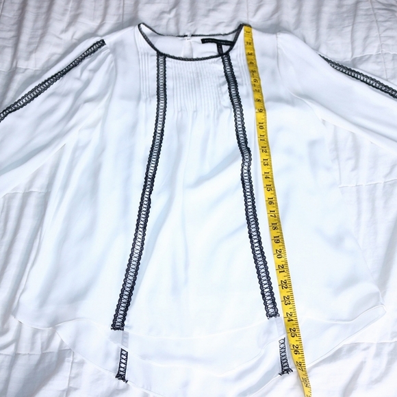 White House Black Market Blouse, Long Sleeves,Black Lace trim, Size 0 XS, White - Picture 5 of 9